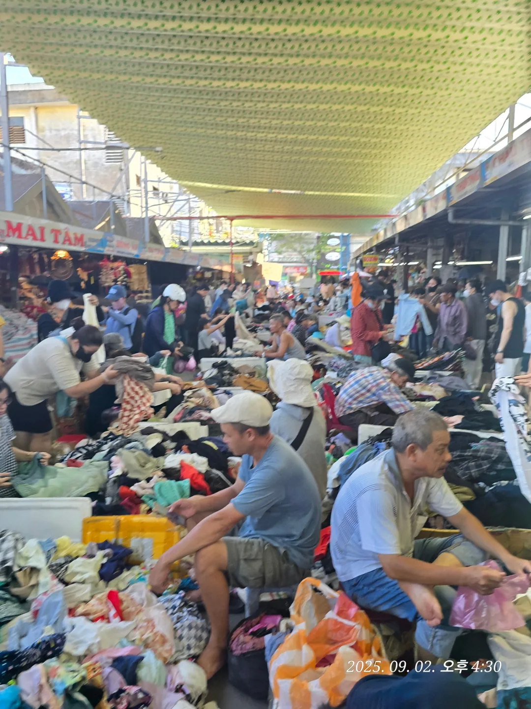 (🇻🇳phòng 6, 30/8~4/9) nhật ký du lịch.. săn đồ si ở chợ Kon