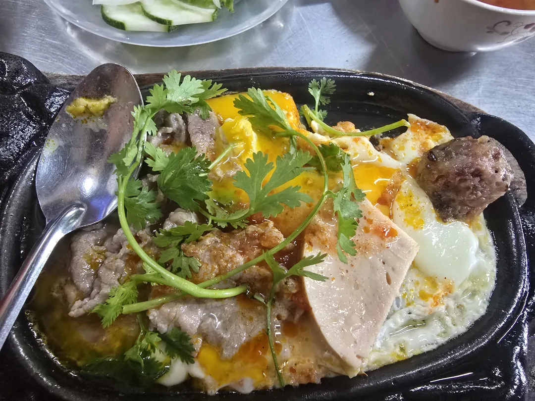 🇻🇳Bài review (Cặp đôi ăn ý - Lịch trình du lịch Đà Nẵng 5 ngày dành cho người trình độ trung cấp) Ngày 2