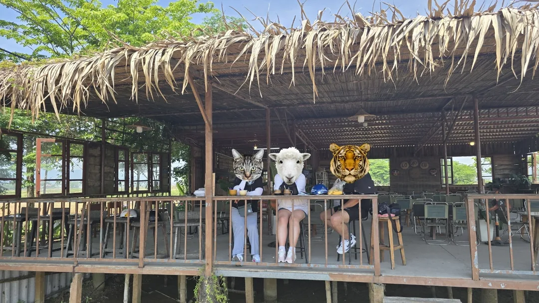 🇻🇳Bài review (Cặp đôi ăn ý - Lịch trình du lịch Đà Nẵng 5 ngày dành cho người trình độ trung cấp) Ngày 2