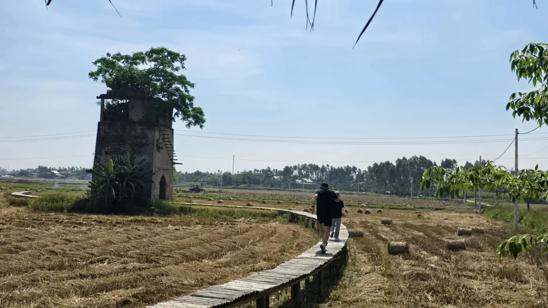 🇻🇳Bài review (Cặp đôi ăn ý - Lịch trình du lịch Đà Nẵng 5 ngày dành cho người trình độ trung cấp) Ngày 2