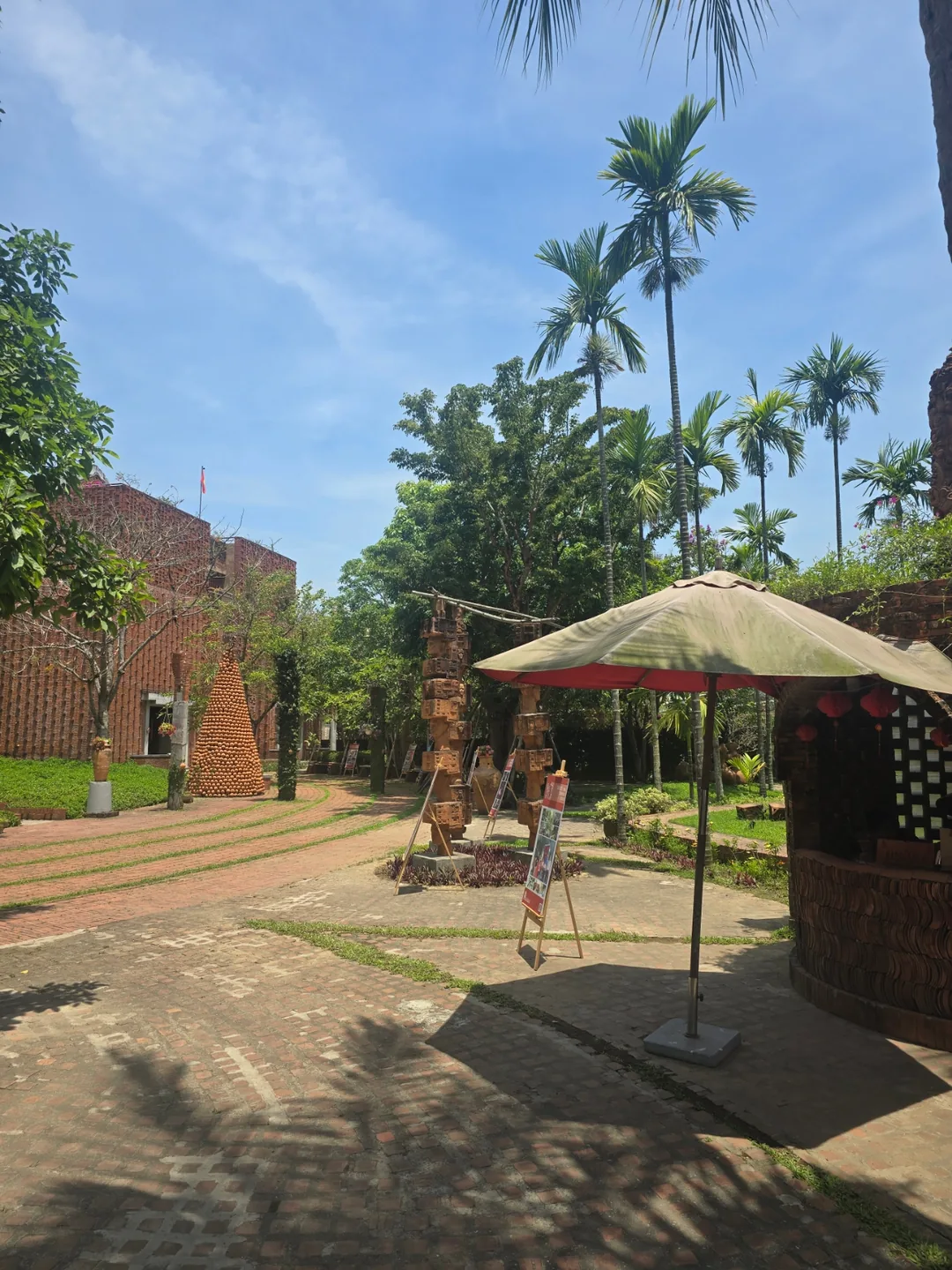 🇻🇳Bài review (Cặp đôi ăn ý - Lịch trình du lịch Đà Nẵng 5 ngày dành cho người trình độ trung cấp) Ngày 2