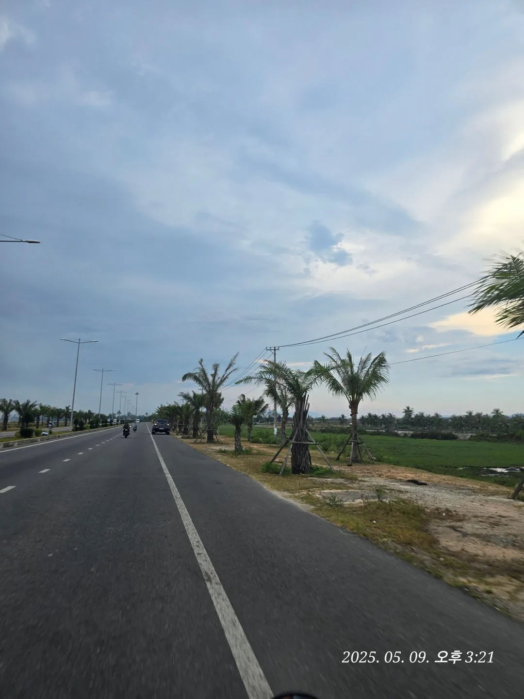 🇻🇳Bài review (Cặp đôi ăn ý - Lịch trình du lịch Đà Nẵng 5 ngày dành cho người trình độ trung cấp) Ngày 2