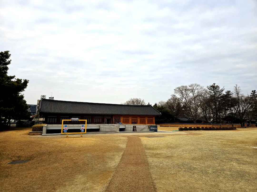 🧧 Làng Hanok Gyeonggijeon (Bảo tàng Eojin) ở Jeonju.