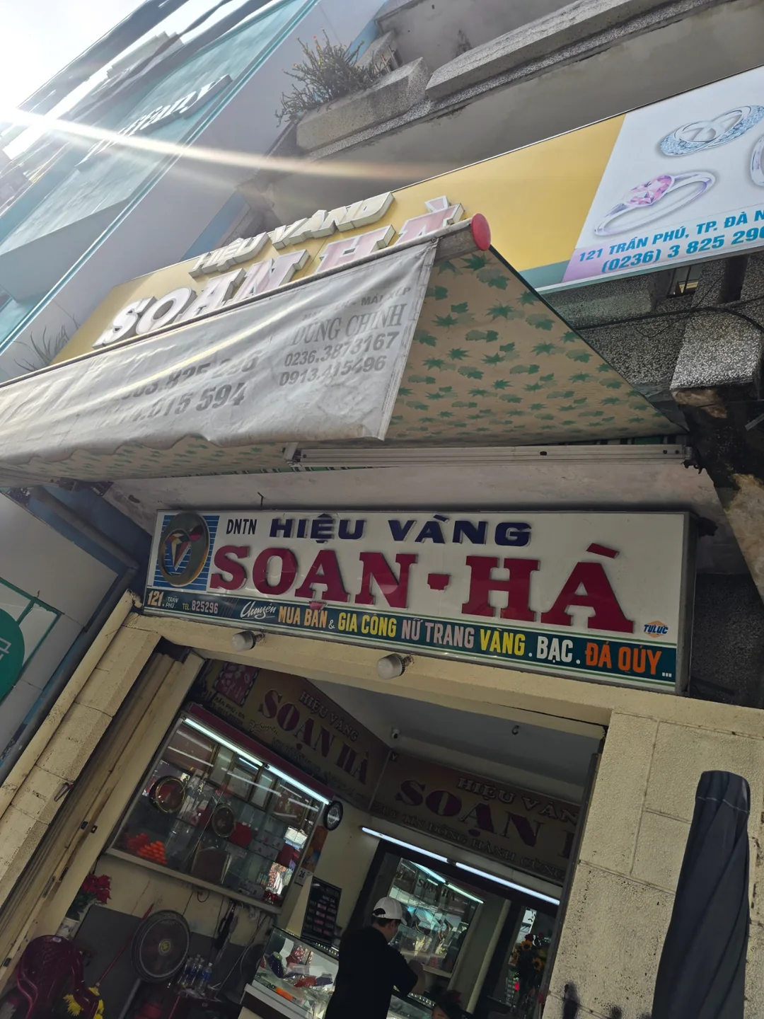 Tỷ giá đổi tiền hôm nay tại 3 điểm ở chợ Han