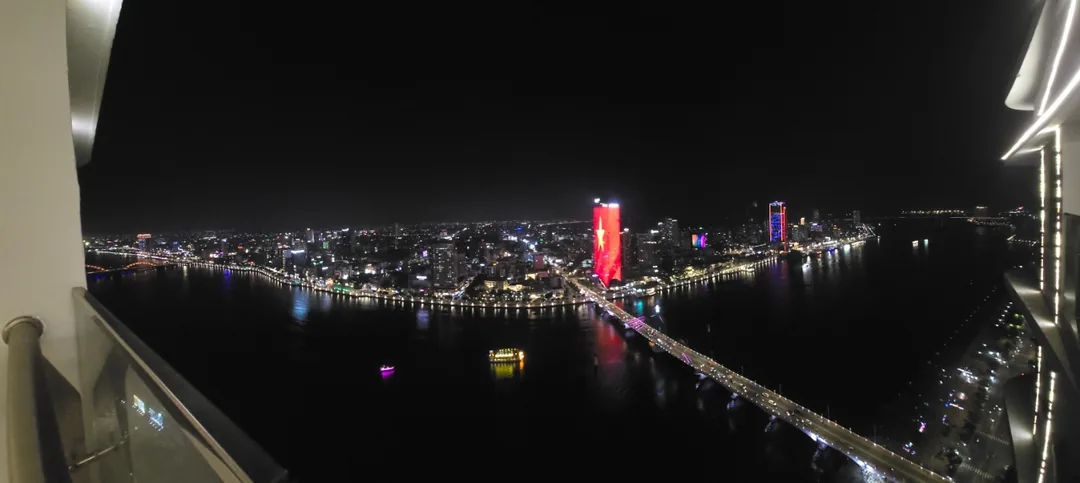 Di chuyển đến chỗ ở muộn...
