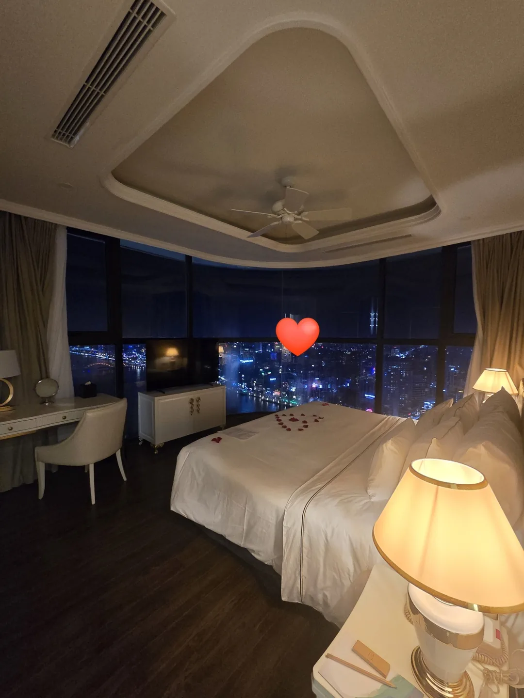 Di chuyển đến chỗ ở muộn...