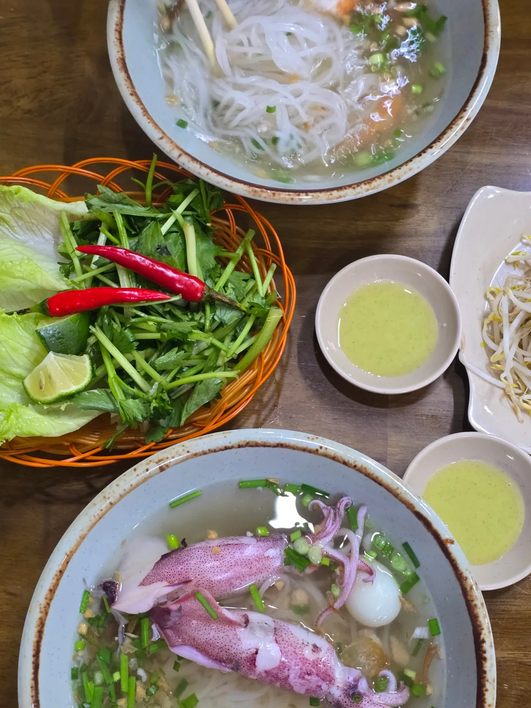 Review ngày 7🛫🇻🇳 Bữa sáng ngày đầu tiên là!!! Hủ tiếu!!