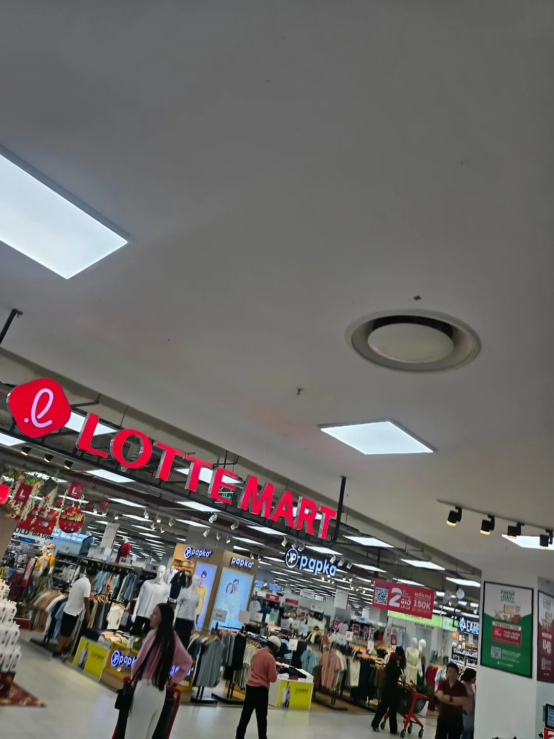 Nhật ký 7 đêm 🛫🇻🇳 thuê xe 12 tiếng sau khi trả phòng, mua sắm ở Lotte Mart