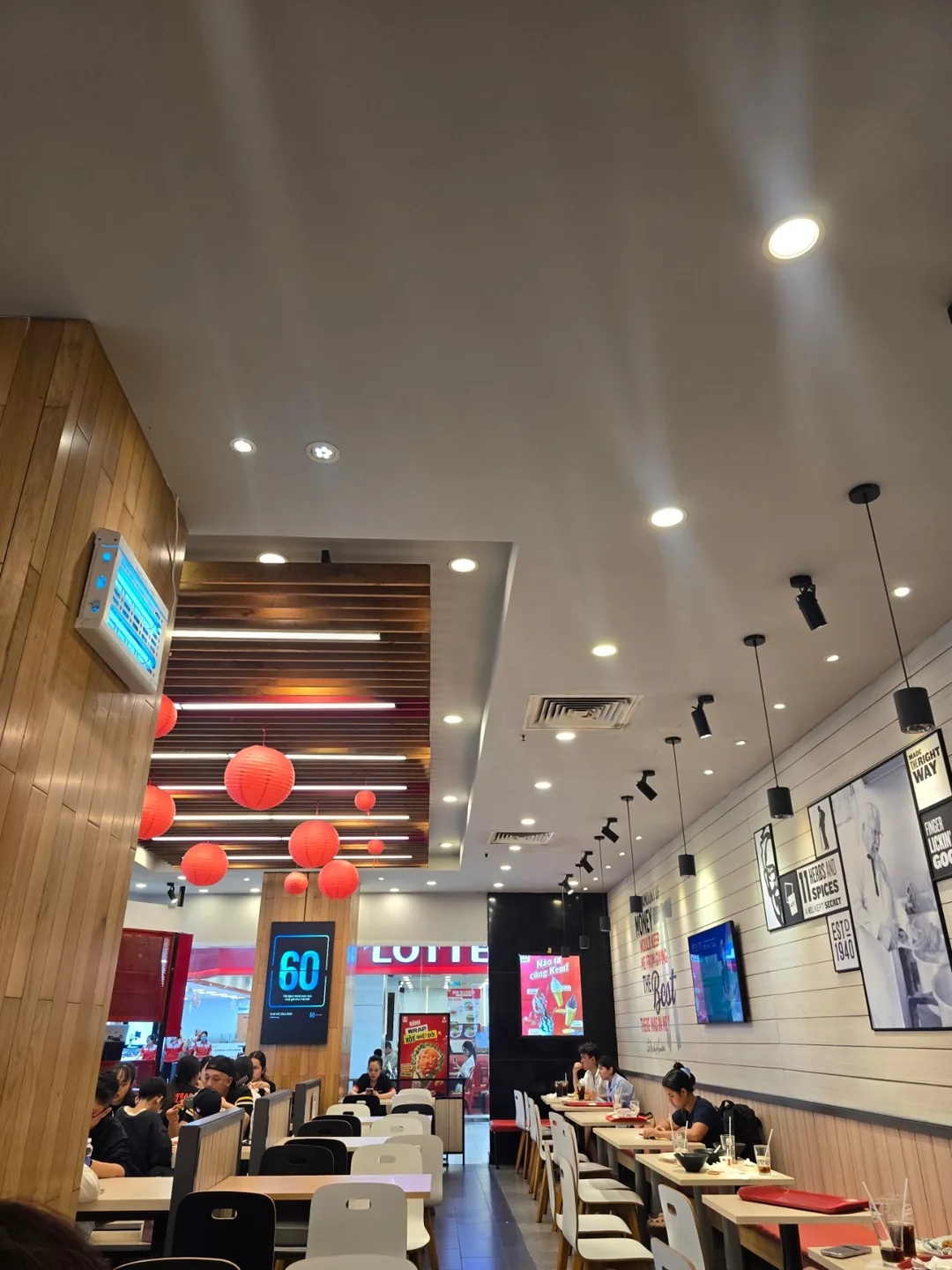 Đánh giá phòng 7🛫🇻🇳 KFC