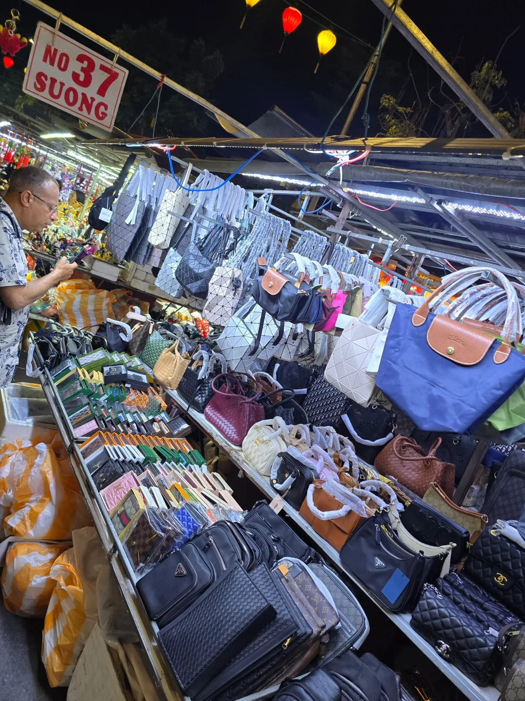 Đánh giá phòng 7🛫🇻🇳 Mua sắm ví tại chợ đêm Hội An
