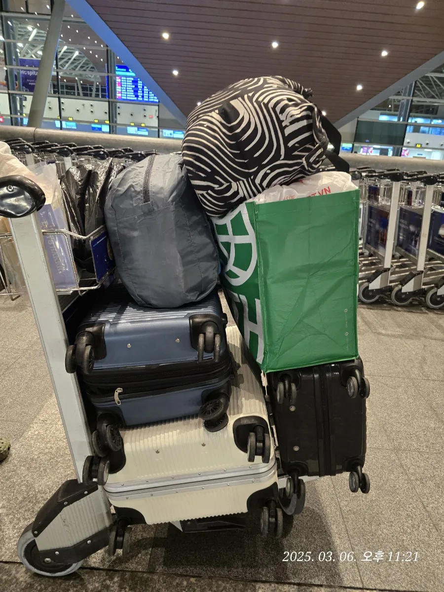 [Vali] 🧳 Cho vali cũ này, đưa vali mới cho tôi đi!! 🧳