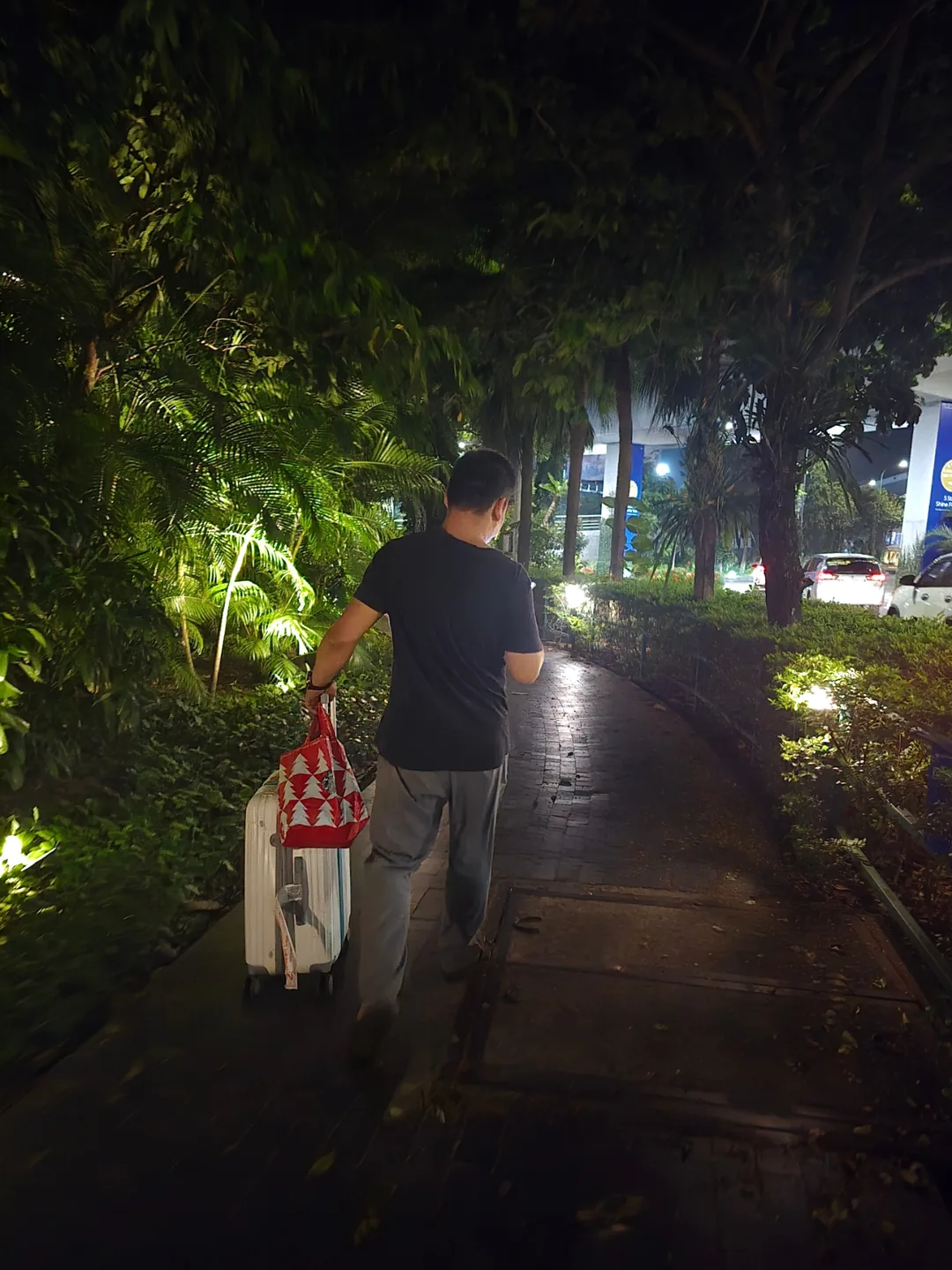 [Vali] 🧳 Cho vali cũ này, đưa vali mới cho tôi đi!! 🧳