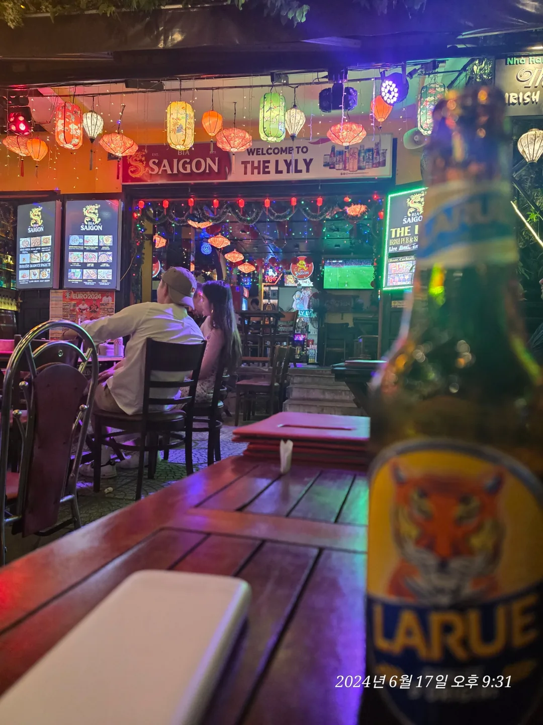 Review ngày thứ 7🛫🇻🇳 Hội An Live Pub LYLY