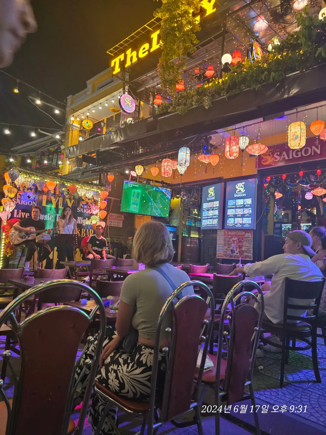 Review ngày thứ 7🛫🇻🇳 Hội An Live Pub LYLY