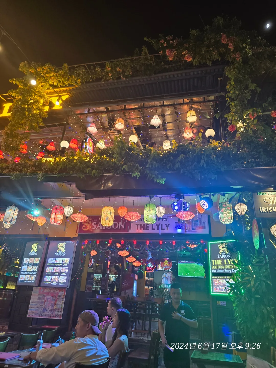 Review ngày thứ 7🛫🇻🇳 Hội An Live Pub LYLY