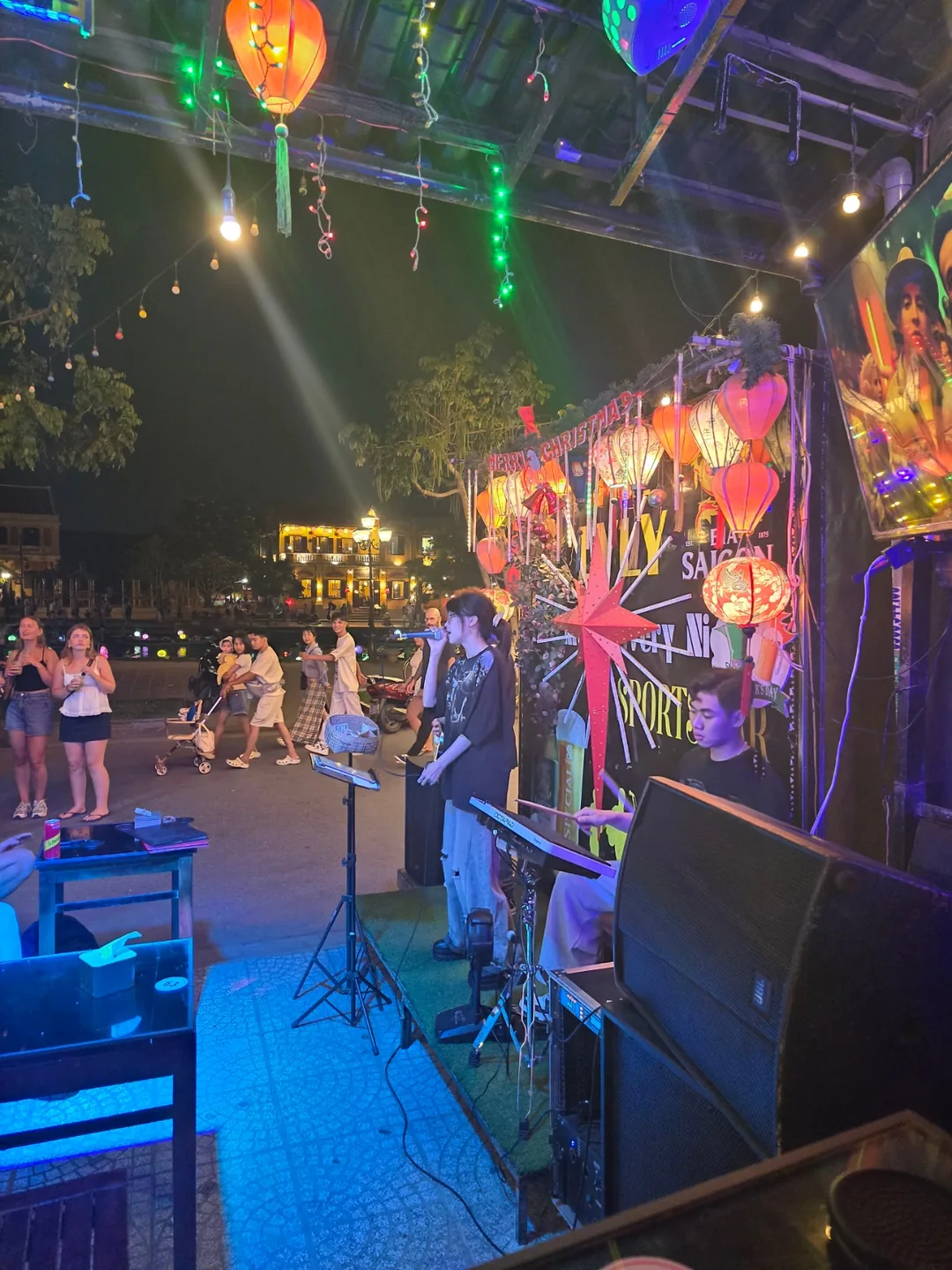 Review ngày thứ 7🛫🇻🇳 Hội An Live Pub LYLY