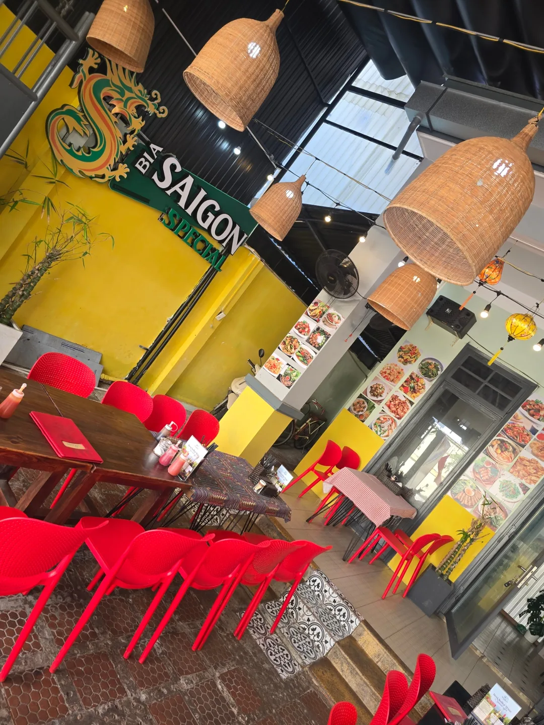 Bài review số 7 🛫🇻🇳 Quán ăn địa phương ở Đà Nẵng mà tôi đã ăn rất ngon