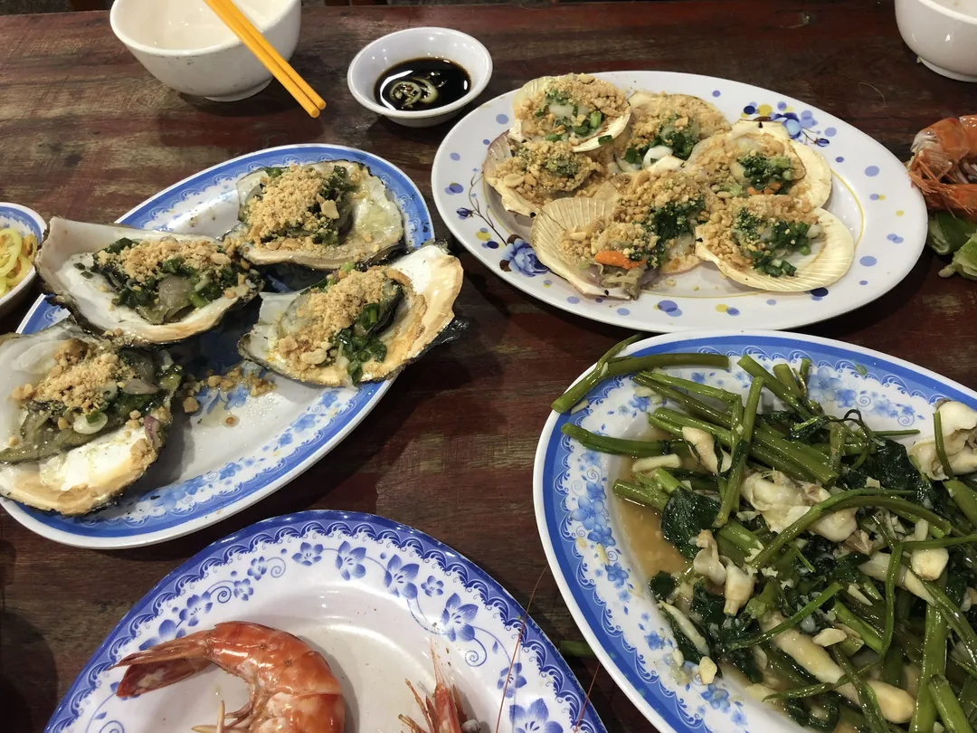 頭頓當地海鮮市場,新鮮漁獲與平價美食