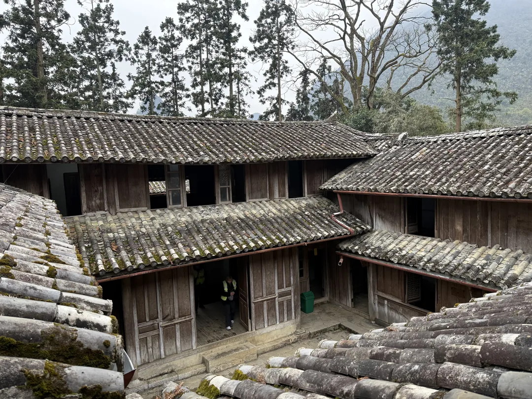 越南河江省苗王宮,融合中國與法國建築風格,是昔日苗族統治者的府邸。