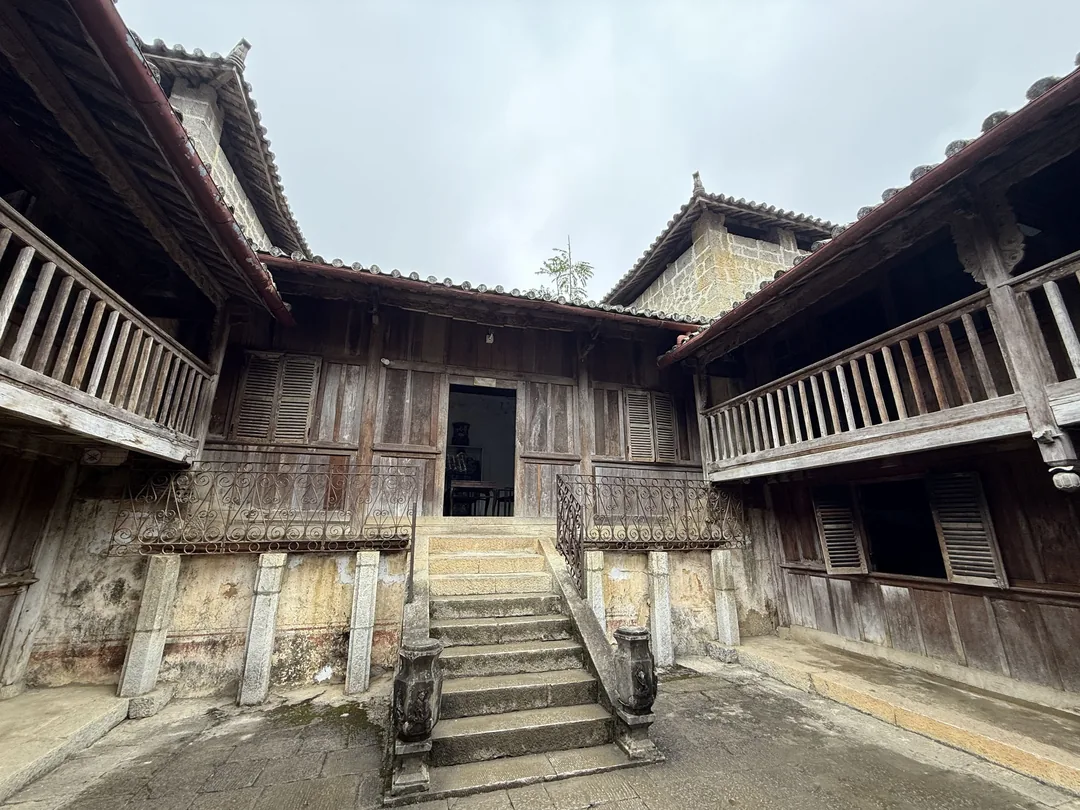 越南河江省苗王宮,融合中國與法國建築風格,是昔日苗族統治者的府邸。
