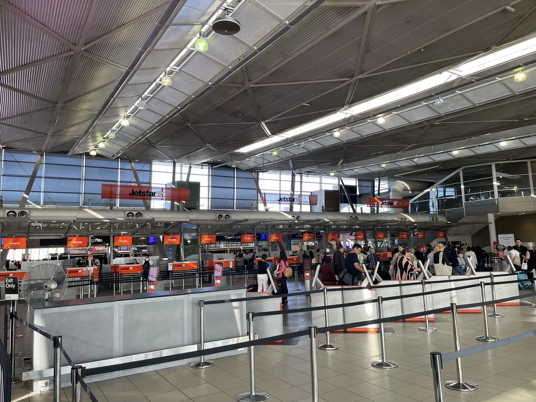 墨爾本自由行 Day1｜Jetstar 抵達、戰爭紀念館與雅