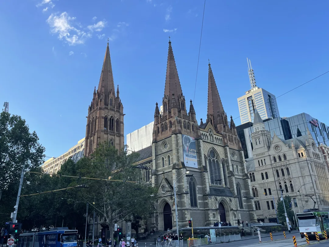 墨爾本自由行 Day1｜Jetstar 抵達、戰爭紀念館與雅