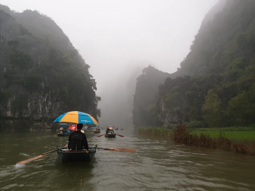 陸龍灣竹筏體驗,越南寧平熱門旅遊點