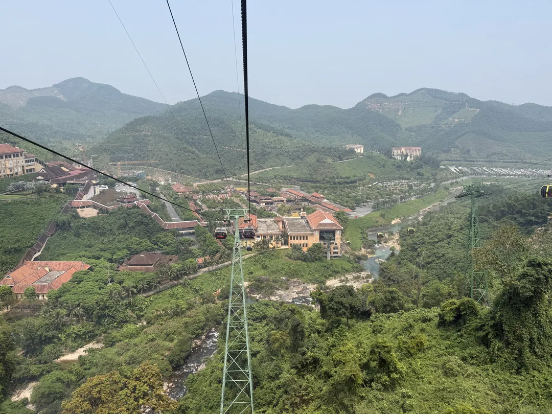 [Cẩm nang du lịch tự túc Bà Nà Hills] Tổng hợp kinh nghiệm du lịch tự túc/theo tour, vé tham quan, phương tiện di chuyển và cảm nhận thực tế (2026)