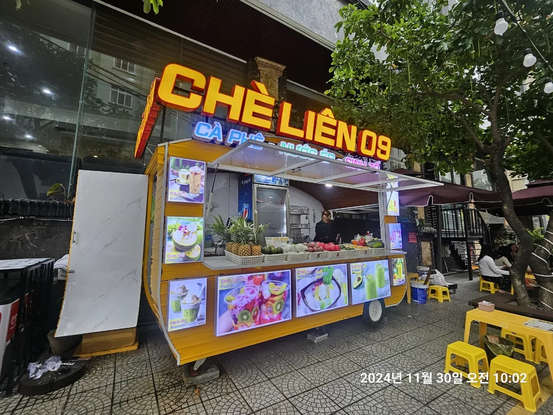 🇻🇳(review) Đà Nẵng đi lại lần nữa >> Gặp bạn nụ cười rạng rỡ ở quán cà phê vỉa hè bãi biển Mỹ Khê~