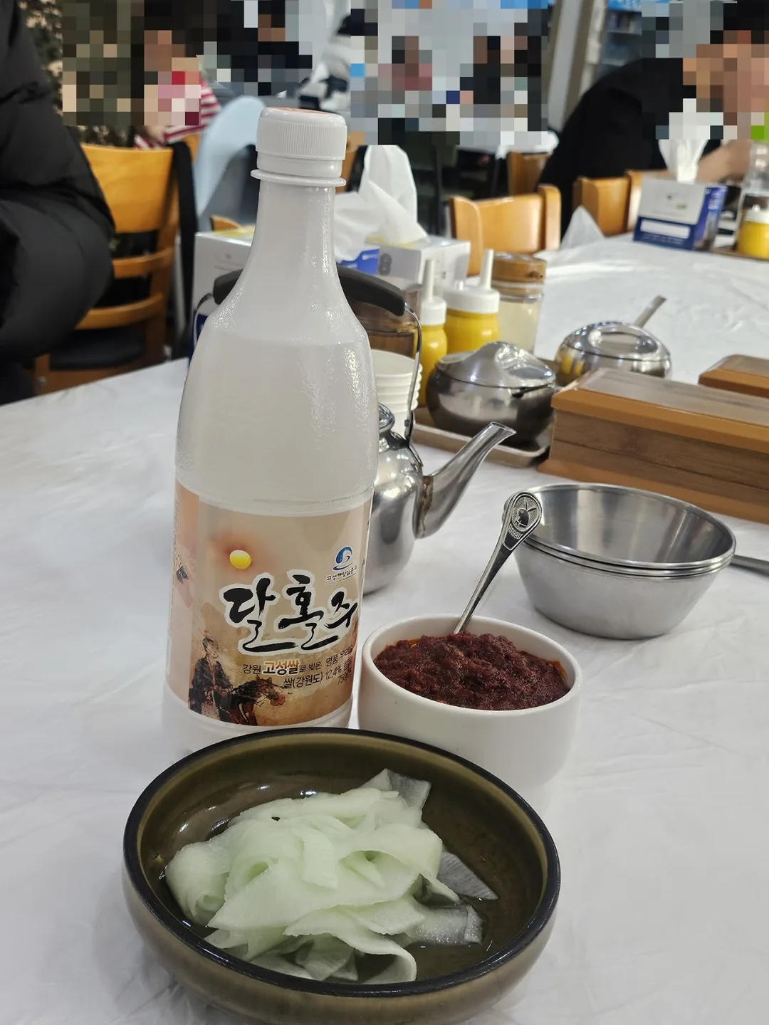 (Du lịch) Quán ăn ngon nổi tiếng ở Goseong, món mì lạnh Omi truyền thống được ba thế hệ cùng nhau gìn giữ
