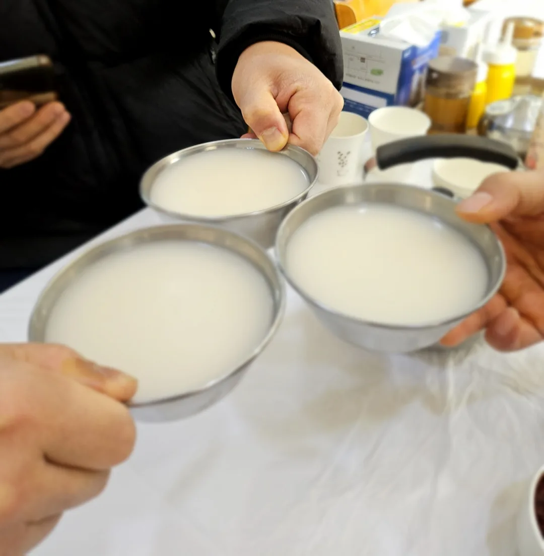 (Du lịch) Quán ăn ngon nổi tiếng ở Goseong, món mì lạnh Omi truyền thống được ba thế hệ cùng nhau gìn giữ