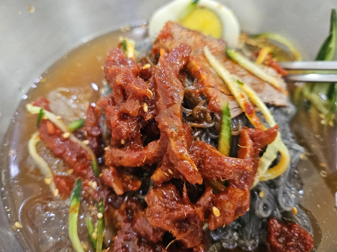(Du lịch) Quán ăn ngon nổi tiếng ở Goseong, món mì lạnh Omi truyền thống được ba thế hệ cùng nhau gìn giữ