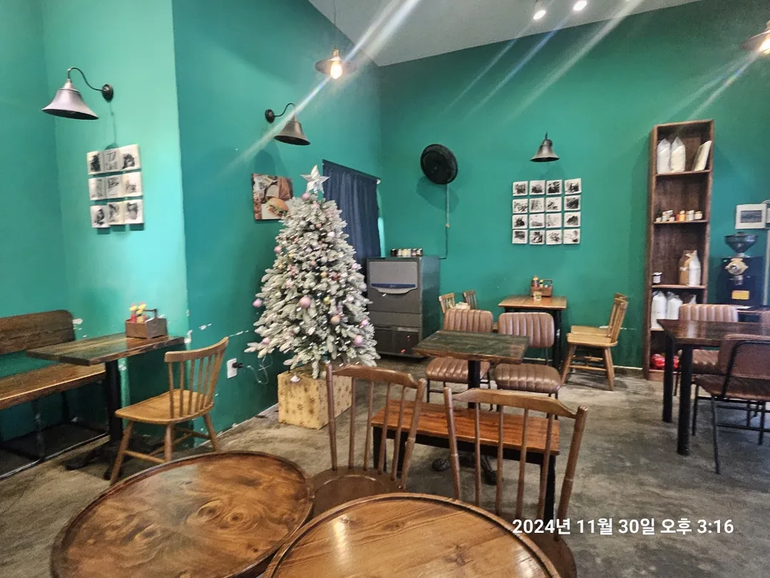 🇻🇳(review) Đà Nẵng lại đi >> Ừm~ bánh mì~! Quán vừa đẹp mà vị cũng ngon nữa