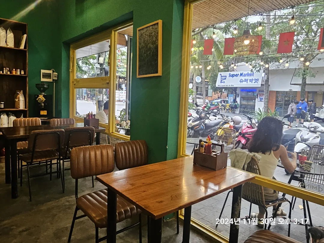 🇻🇳(review) Đà Nẵng lại đi >> Ừm~ bánh mì~! Quán vừa đẹp mà vị cũng ngon nữa