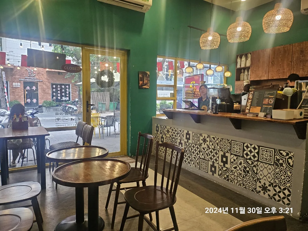 🇻🇳(review) Đà Nẵng lại đi >> Ừm~ bánh mì~! Quán vừa đẹp mà vị cũng ngon nữa