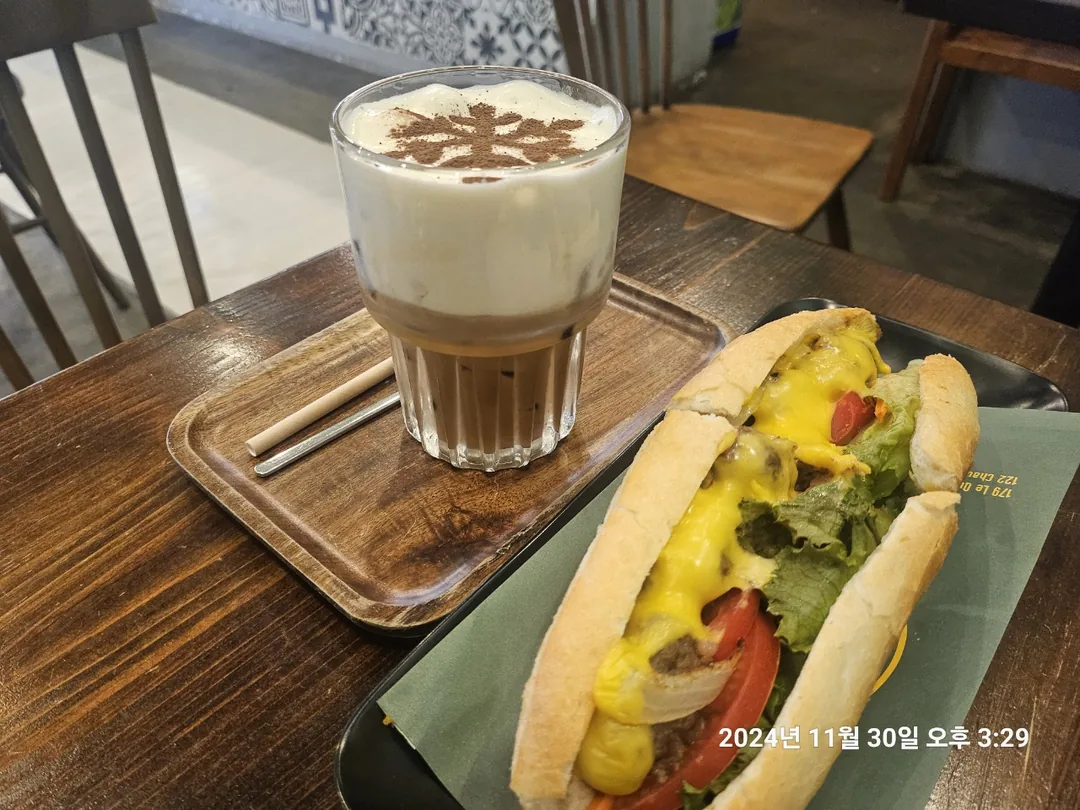 🇻🇳(review) Đà Nẵng lại đi >> Ừm~ bánh mì~! Quán vừa đẹp mà vị cũng ngon nữa