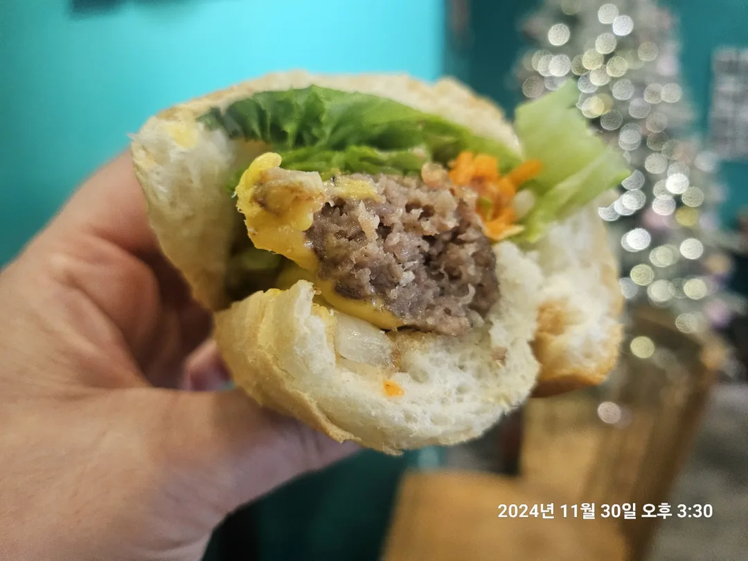 🇻🇳(review) Đà Nẵng lại đi >> Ừm~ bánh mì~! Quán vừa đẹp mà vị cũng ngon nữa