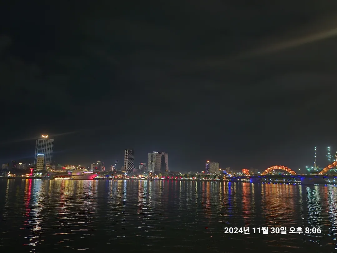 🇻🇳(Hậu ký) Quay lại Đà Nẵng >> Mình cũng gợi ý đi dạo buổi tối dọc sông Hàn nhé 👍