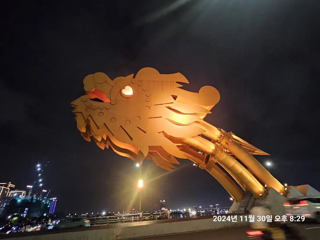 🇻🇳(Review) Quay lại Đà Nẵng >> Đi bộ qua cầu Rồng thành công