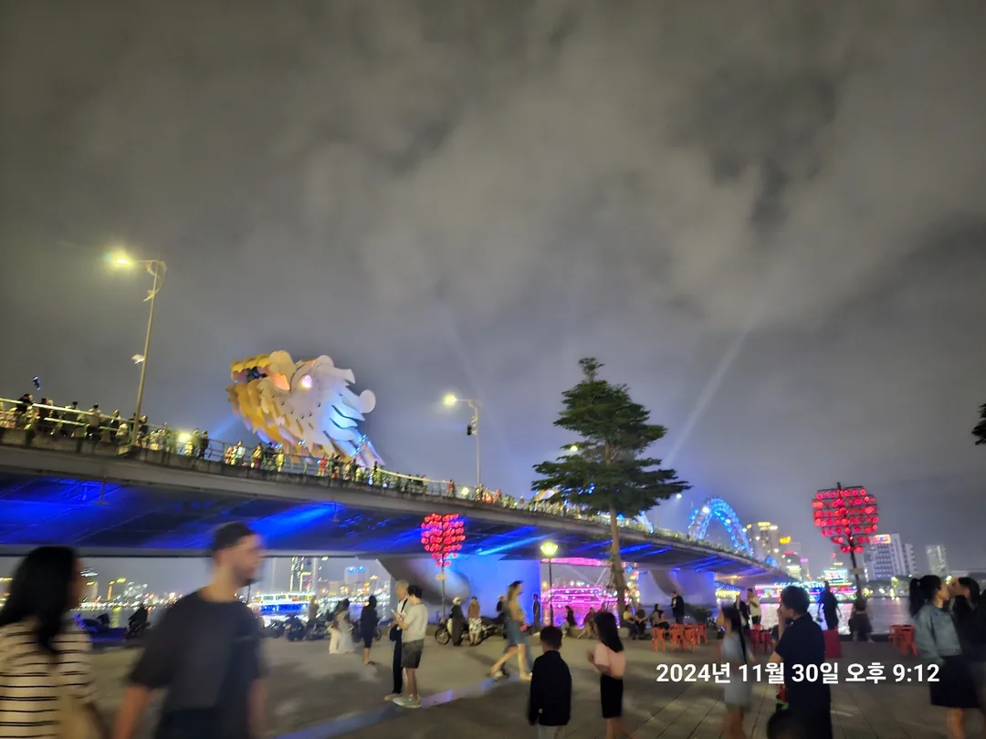 🇻🇳(Review) Đà Nẵng lần hai >> Cầu Rồng, xem show lửa & show nước lần đầu tiên