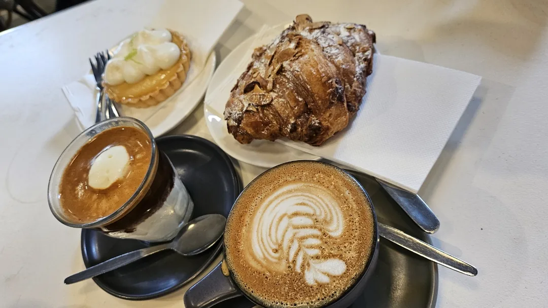🇦🇺(Du lịch) Không phải Compose mà là Campos Coffee đấy!! Nếu đến Sydney thì ghé qua xem nhé~