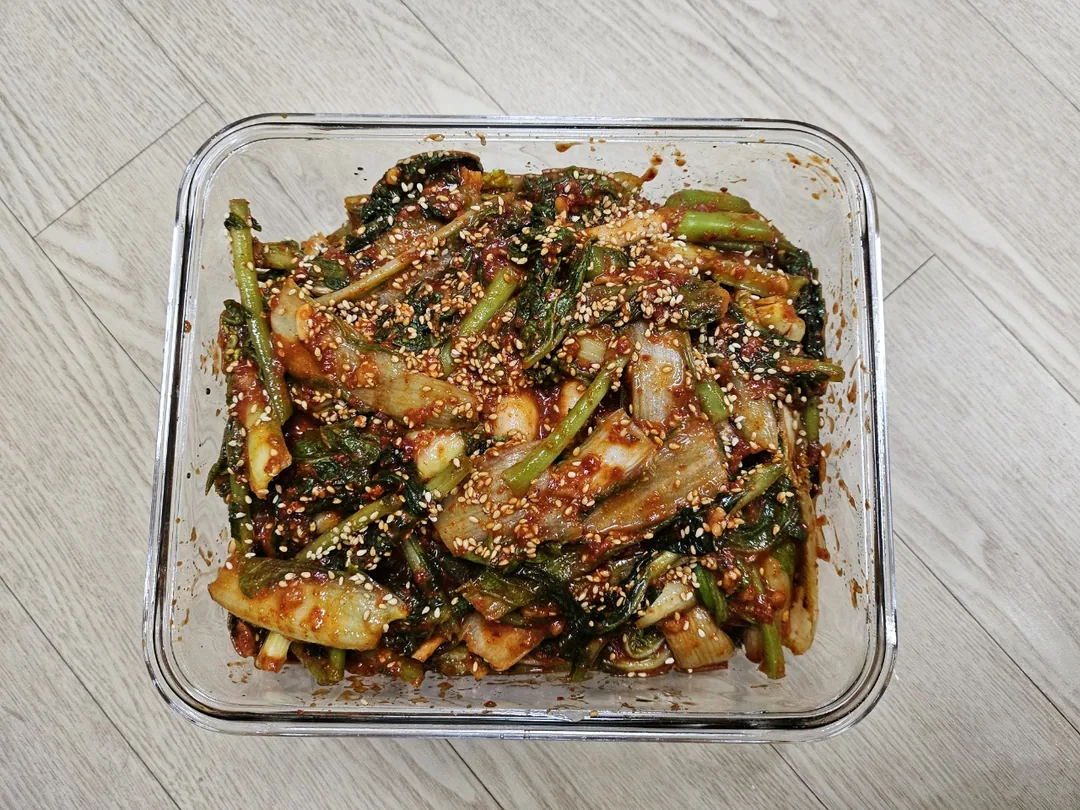 Mình đã làm kimchi củ cải non rồi~😎✌️