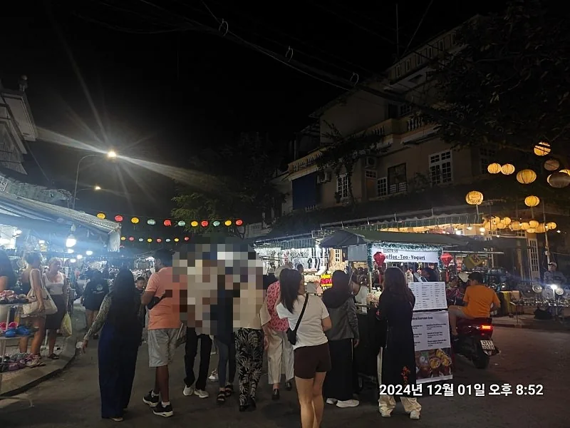 🇻🇳(Hồi ký) Trở lại Đà Nẵng >> Đêm đầu tiên ở Hội An là dạo chợ đêm