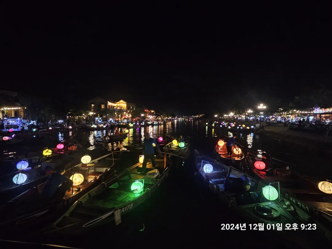 🇻🇳(Hậu ký) Quay lại Đà Nẵng >> Cảnh đêm mê hoặc của sông Thu Bồn ở Hội An