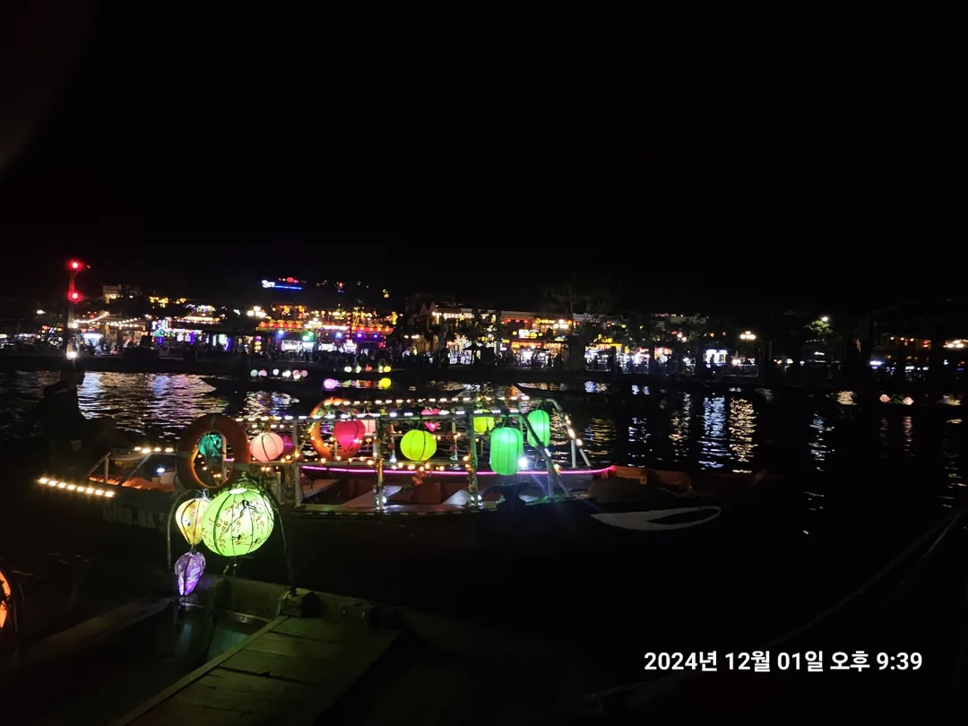 🇻🇳(Hậu ký) Quay lại Đà Nẵng >> Cảnh đêm mê hoặc của sông Thu Bồn ở Hội An