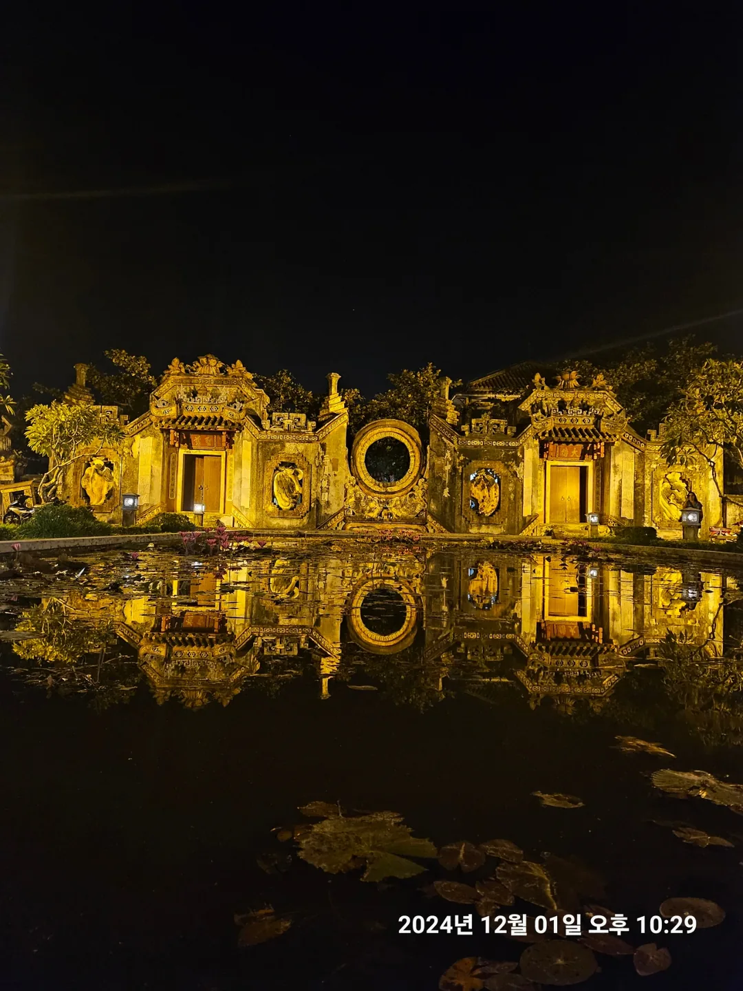 🇻🇳(Hậu ký) Thăm lại Đà Nẵng >> Hãy bước vào khung cảnh đêm huyền bí của ngôi chùa Bà Nà tĩnh lặng về đêm