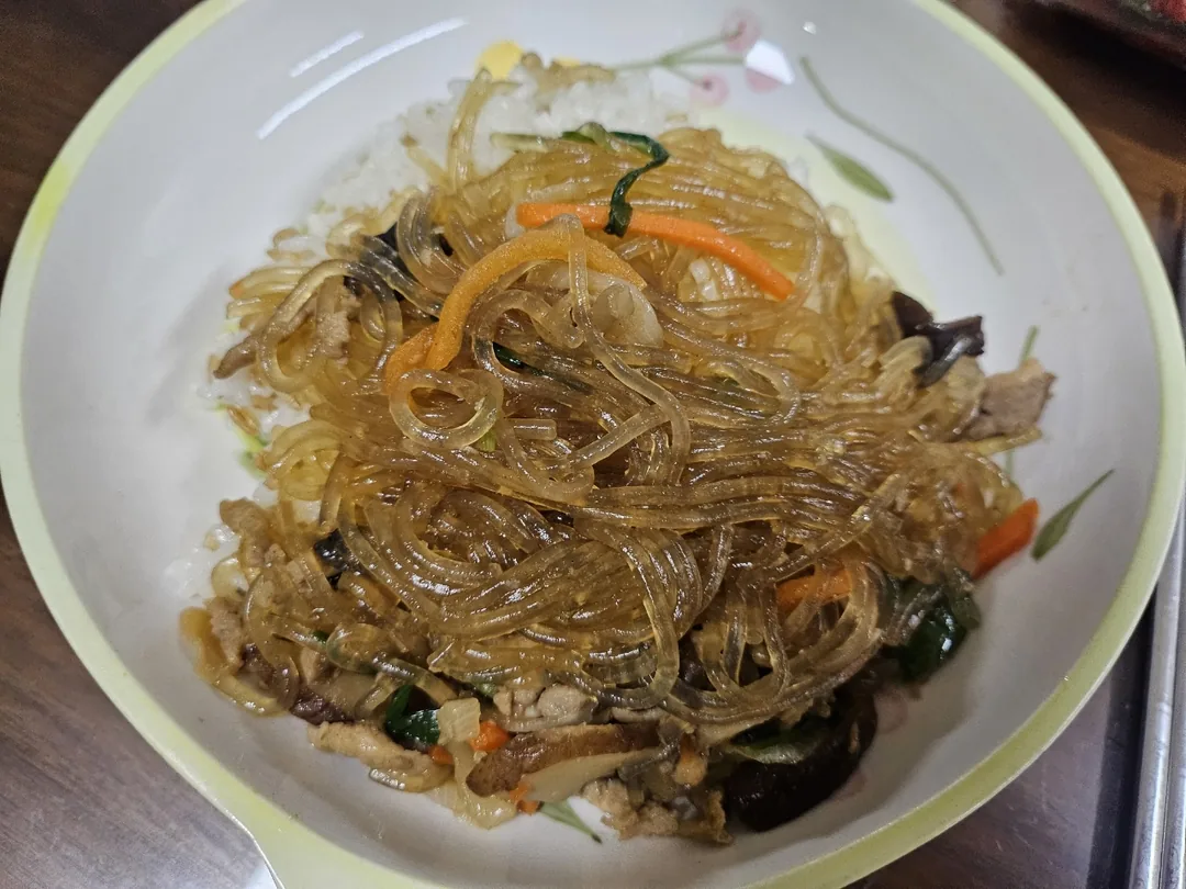 Cơm trộn japchae vào buổi tối ngày thường~