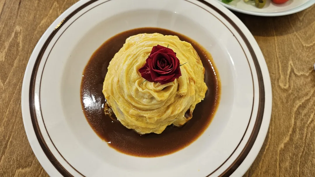 Hoa hồng 🌹 Cơm cuộn trứng Omurice