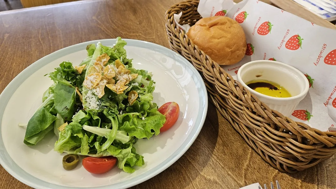 Hoa hồng 🌹 Cơm cuộn trứng Omurice