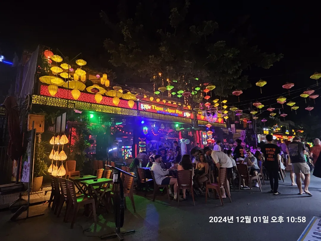 🇻🇳(Hậu ký) Quay lại Đà Nẵng >> Hội An Live Bar~🎵